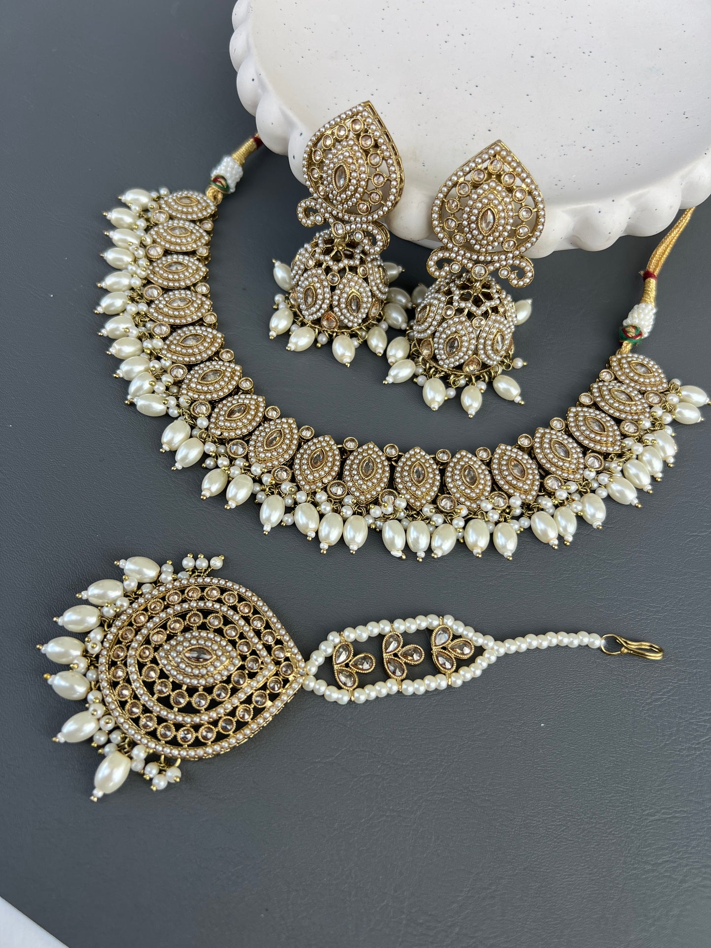 Kamya necklace set