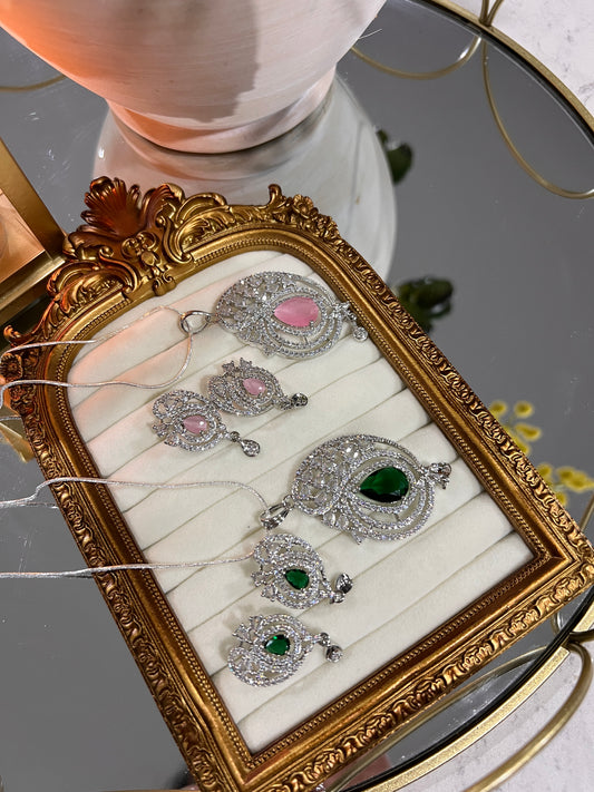 Tawisha American diamond pendant set