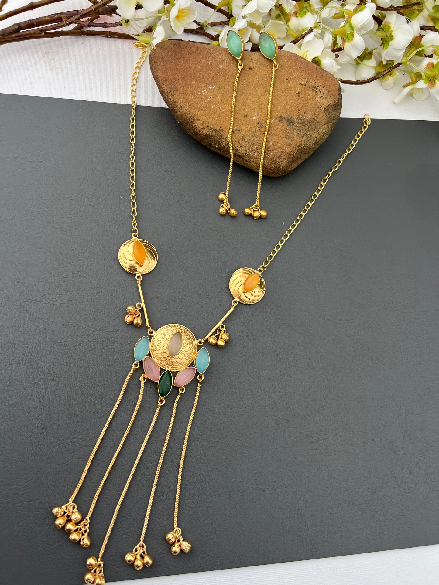 Kamya necklace set