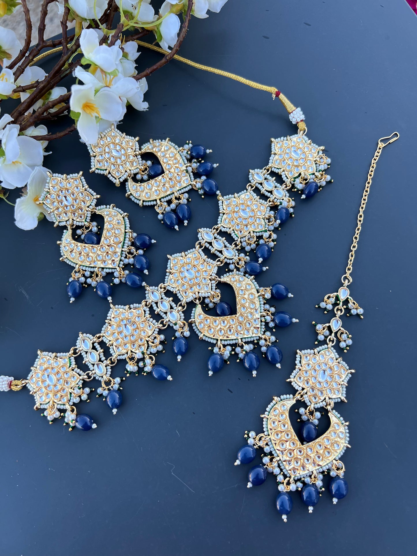Akansha choker set