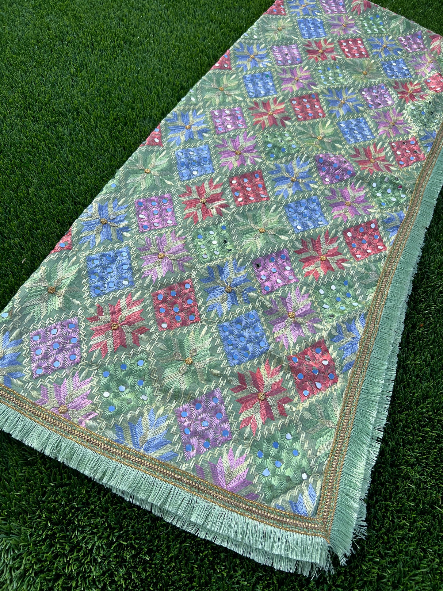 Kamya embroidered duppata