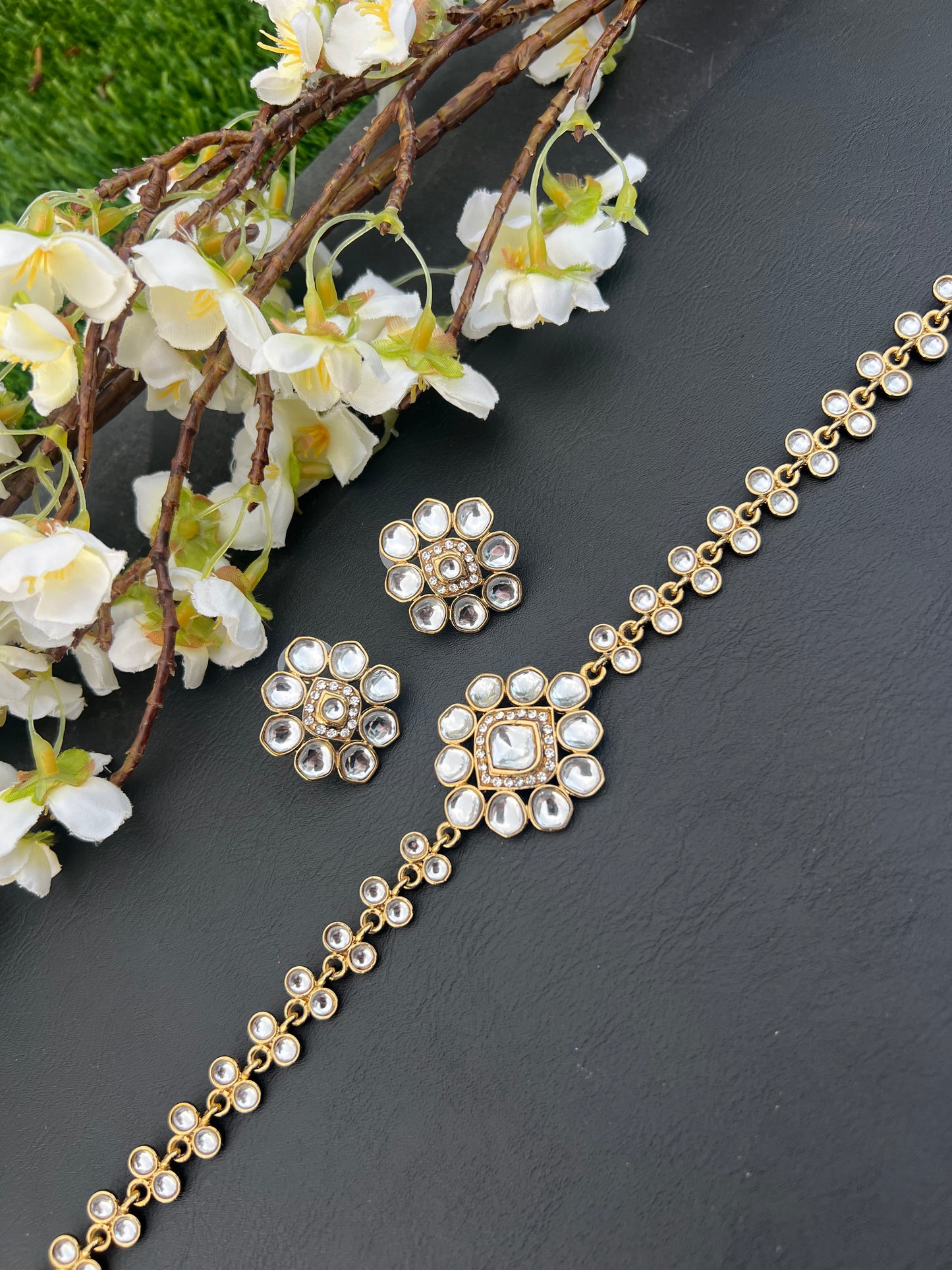 Luvika necklace set