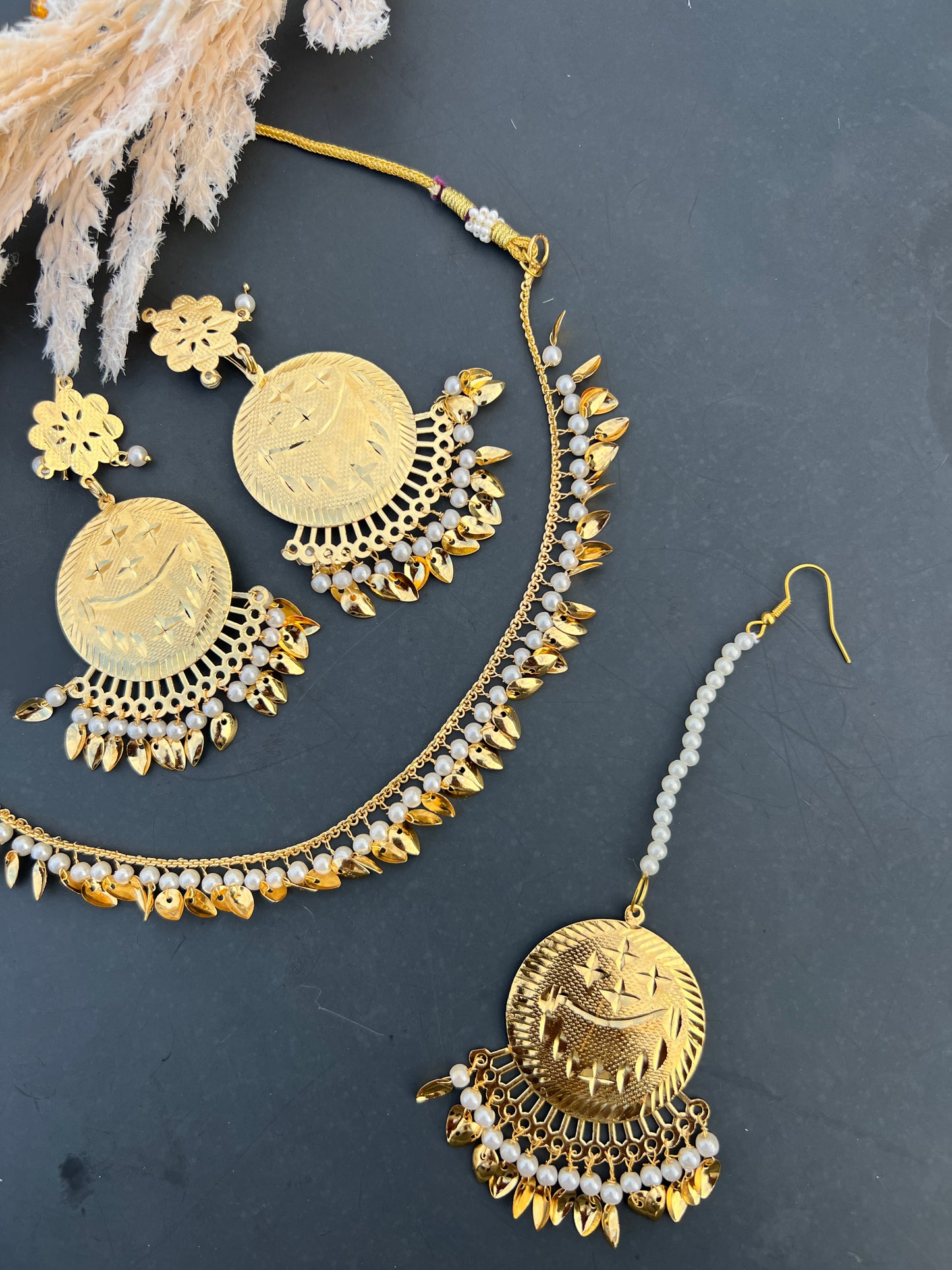Meet necklace set
