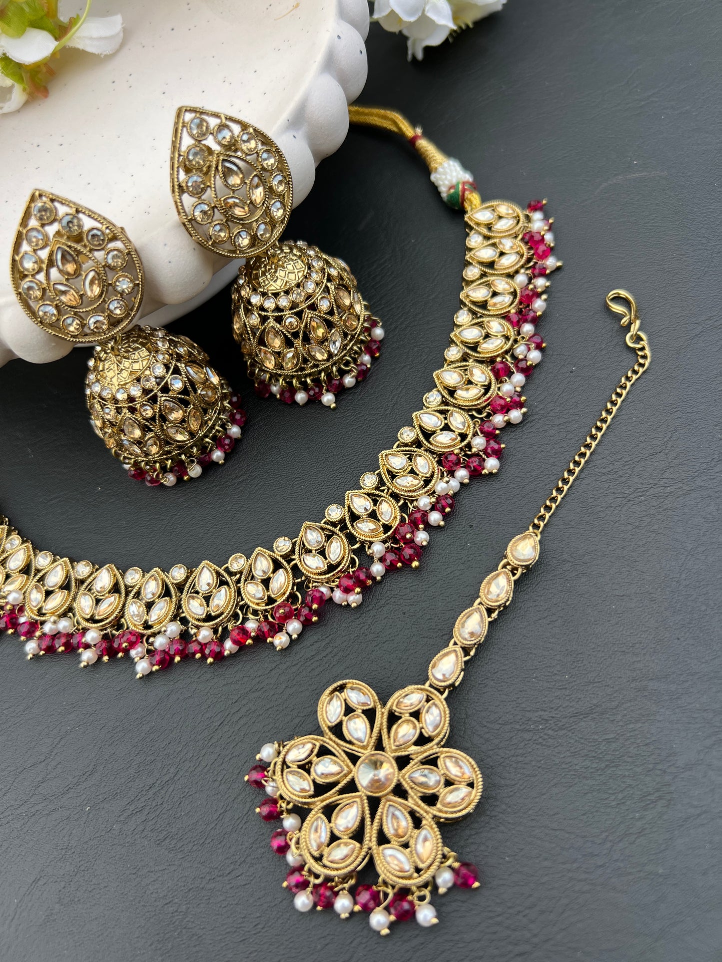 Roohani necklace det