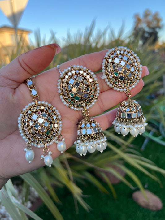 Raami earrings with tikka