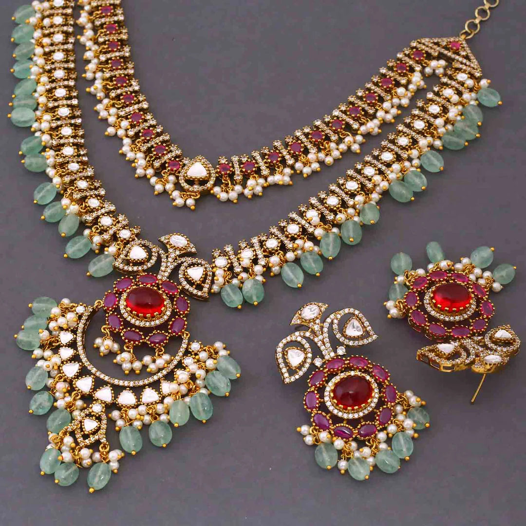 Sravya Pearl Victorian
Necklace Set