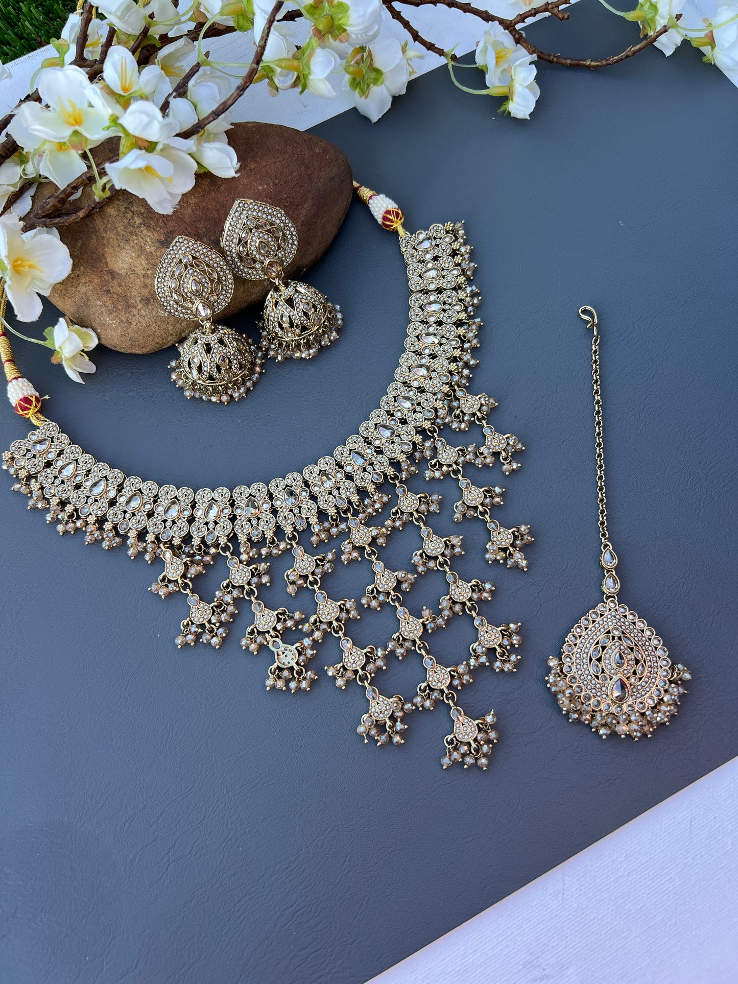 Pavitra necklace set