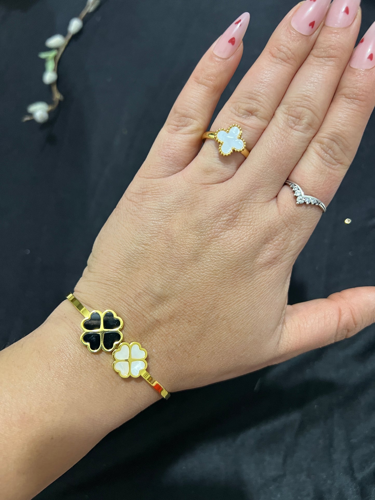 Flowers anti tarnish openable bracelet
