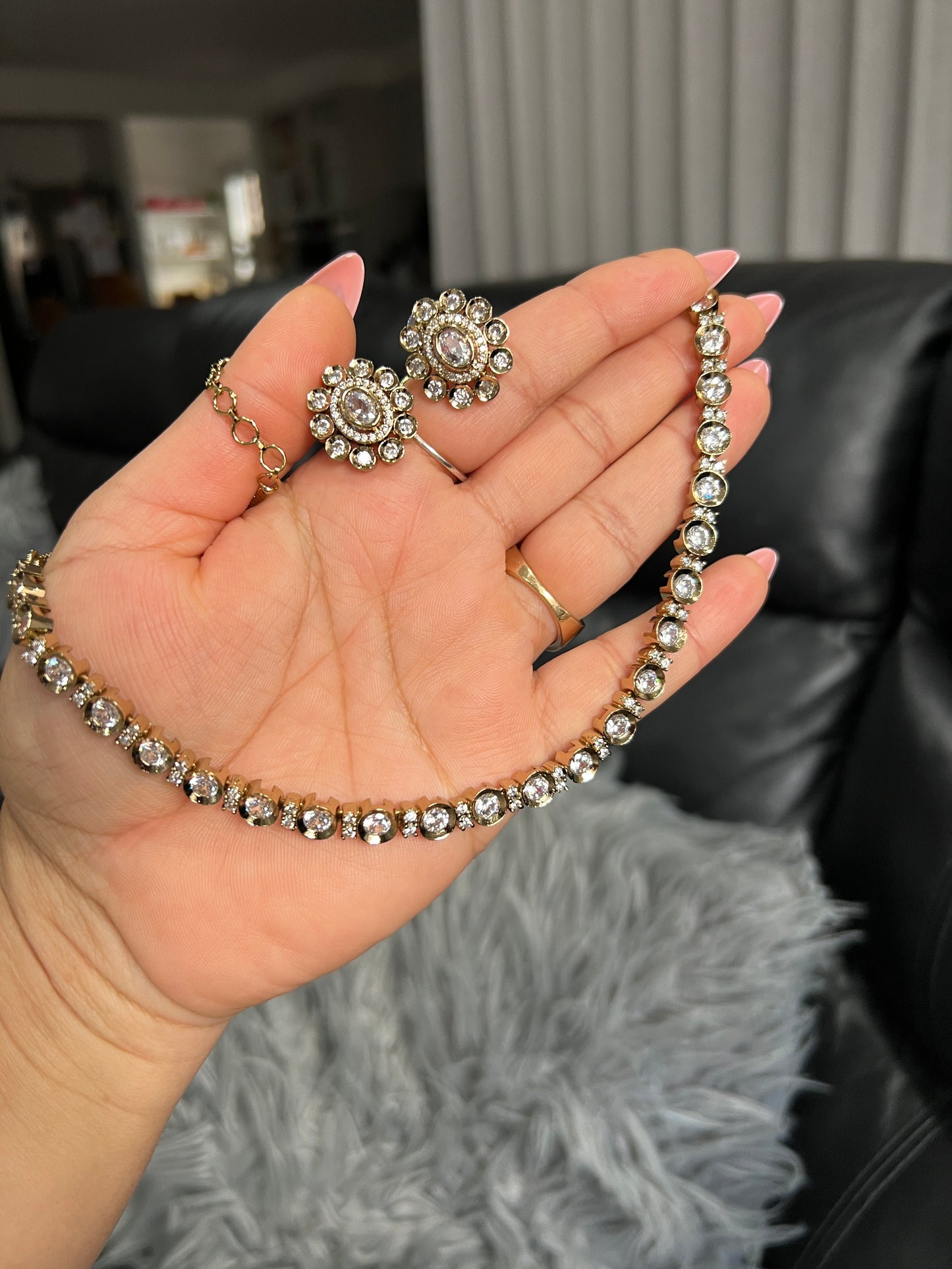 Ria Victorian Delicate
Necklace set