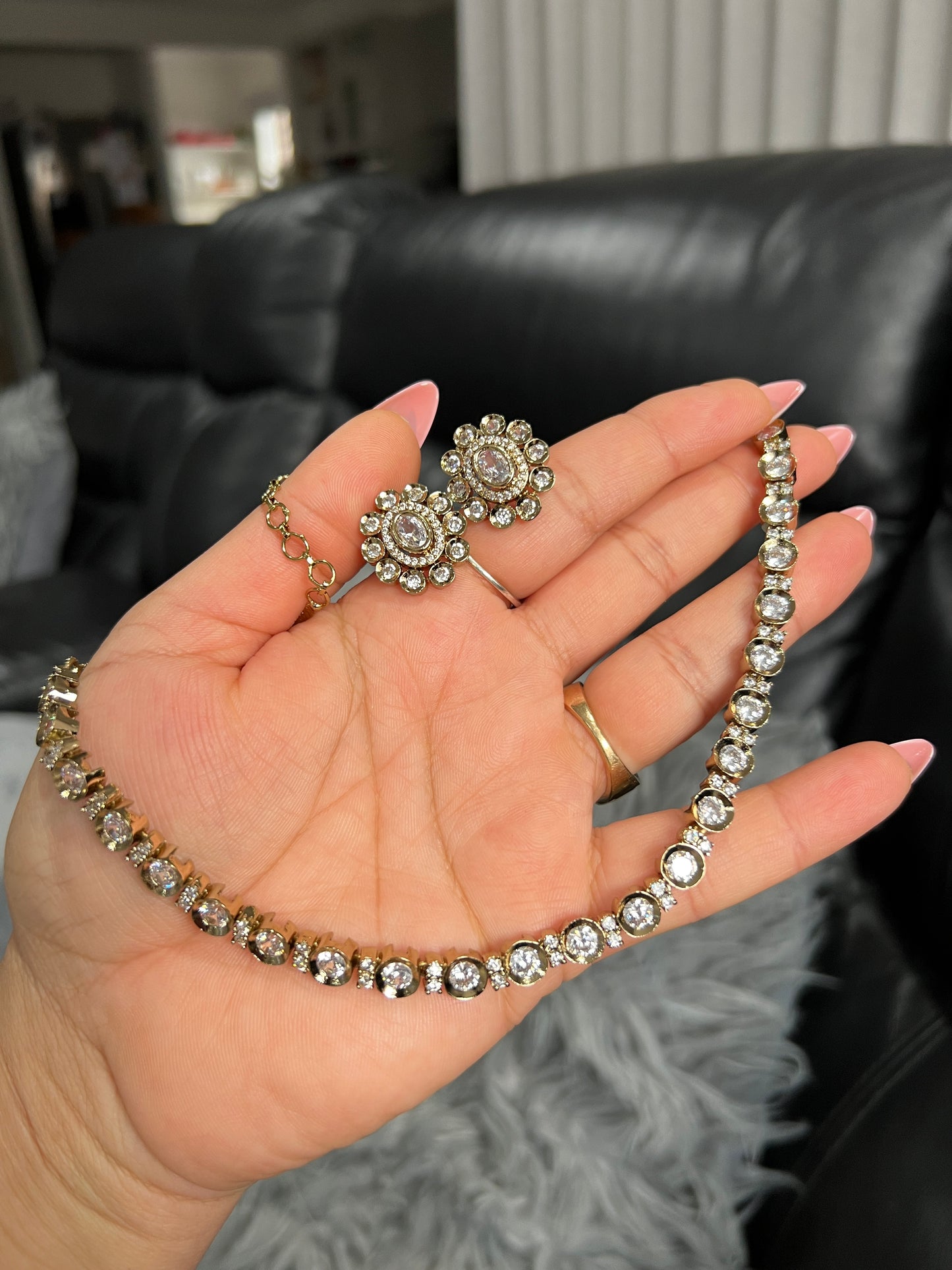 Ria Victorian Delicate
Necklace set