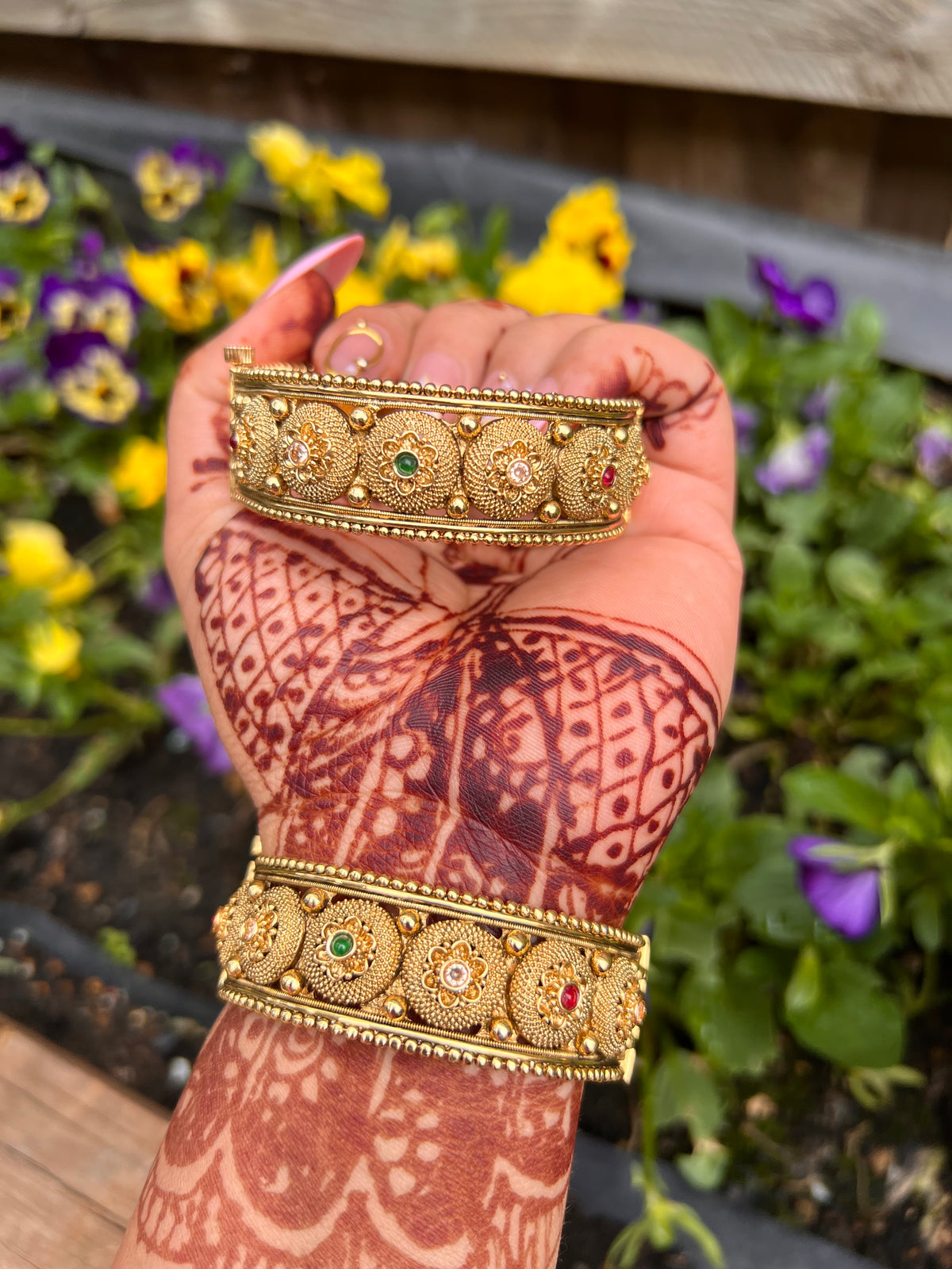 Diva gold plated openable bangels