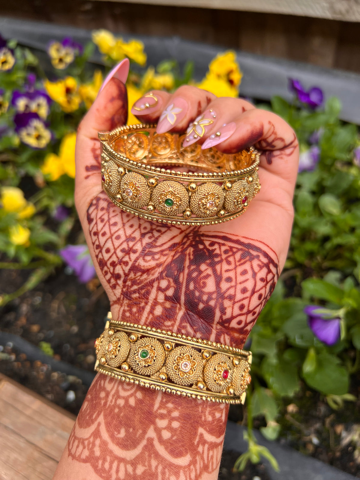 Diva gold plated openable bangels